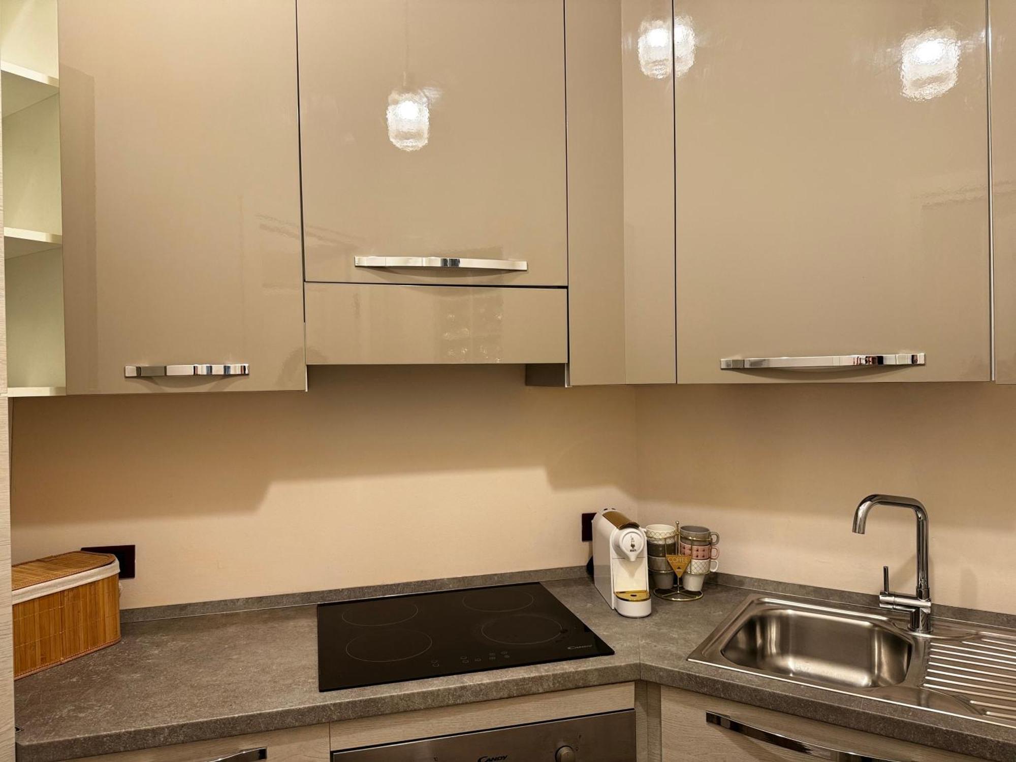 Apartmán Regina Milano In Verona - Sky Tv, Wifi E Breakfast Box Exteriér fotografie